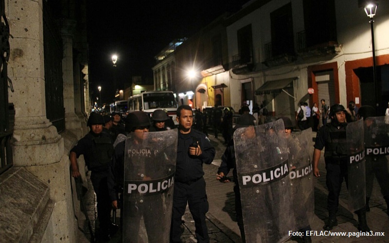 SSP desaloja del Palacio de Gobierno a manifestantes de Amilpas; S-22 permanece