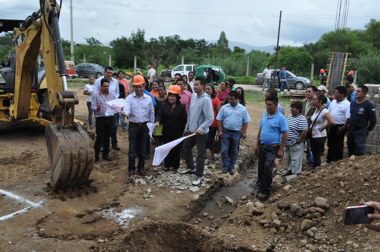 Gracias a la gestión realizada por Samuel Gurrión, Cuilapam tendrá su primera unidad deportiva: GVB