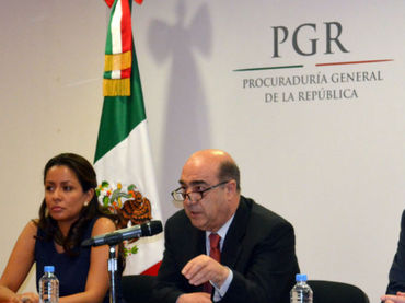 Morena pide juicio político contra Murillo Karam
