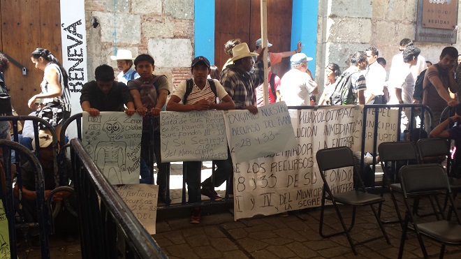 Proponen ley para regular marchas en Oaxaca; en 2013 hubo 2 mil 375; 2014 superará 3 mil