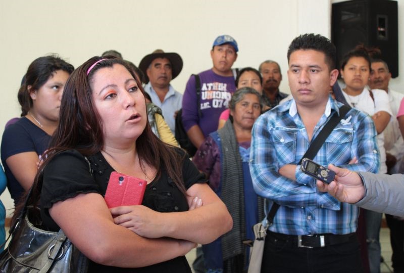 Acuden a Defensoría pobladores de Chichicapan para levantar queja por agresiones policiacas