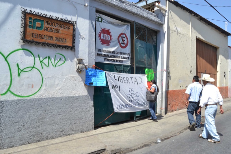 Lachigoló denuncia despojo de tierras, por funcionarios federales