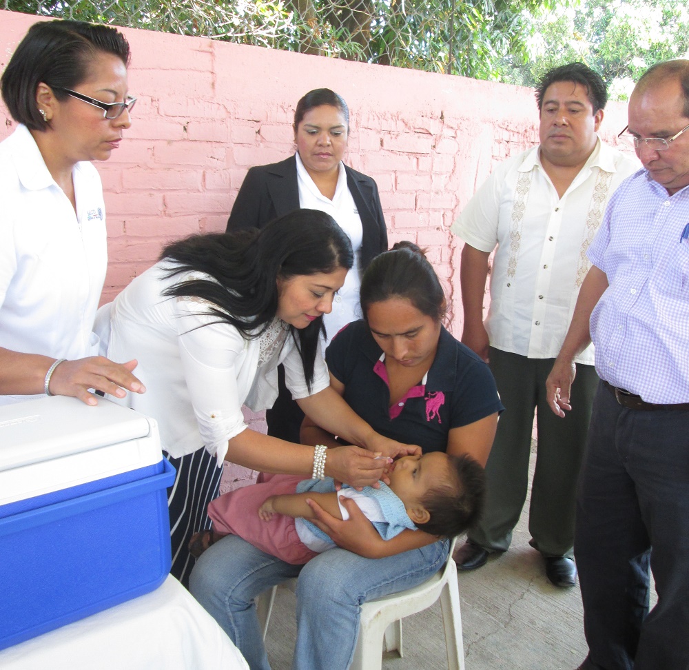 Presidenta del DIF municipal, Dulce María Santiago, encabeza Semana Nacional De Vacunación