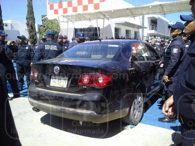 Amotinamiento confronta a policias estatales y ministeriales; marcador 5-4