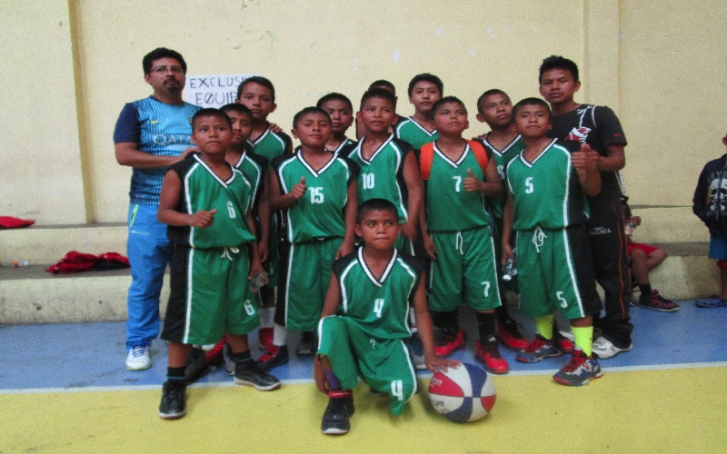 Los niños triquis se van a Guadalajara