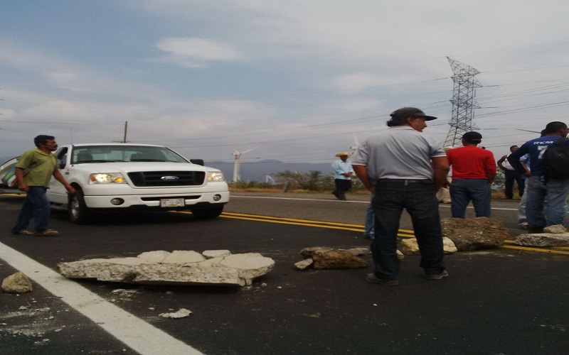 No hay paso a Veracruz y Chiapas, zoques aumentan bloqueos