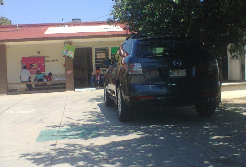 Denuncia indígena falta de atención en unidad médica de Asunción Ixtaltepec
