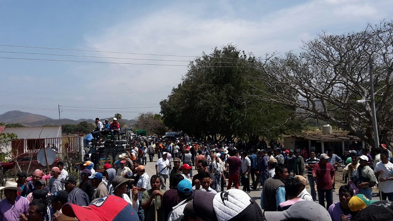 Bloqueo de zoques de Santa María Chimalapas cumple dos días, sin acuerdos con gobierno de Oaxaca