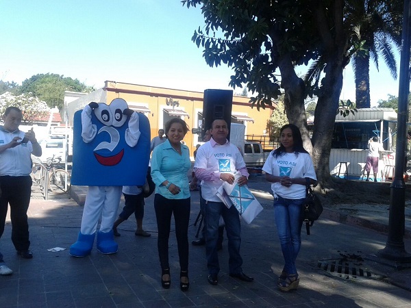 Sofía Valdivia inicia campaña como candidata a diputada por el distrito 8