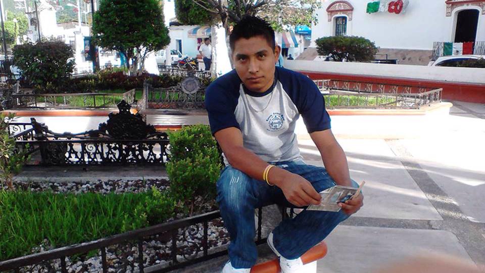 Emeequis presenta la historia del normalista oaxaqueño de Ayotzinapa que sobrevivió
