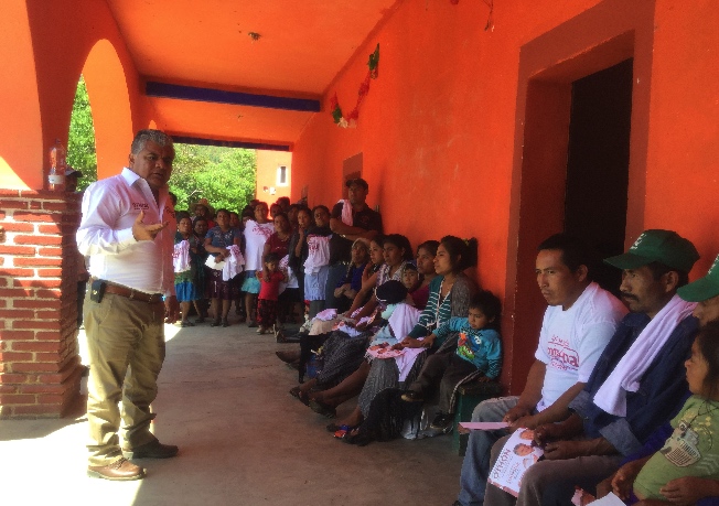 Othón Cuevas firma compromisos asumidos con localidades  de la Sierra Sur