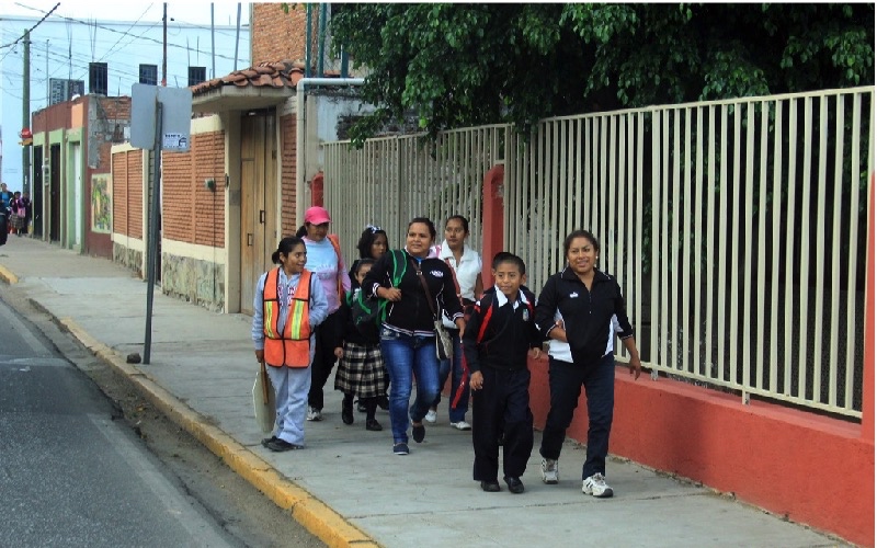 Este lunes, regresaron a clases un millón 200 mil estudiantes y 81 mil trabajadores de la educación