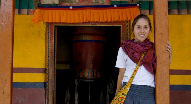 Exhiben a hijas de presidente del PAN en “viajes exóticos” por el mundo