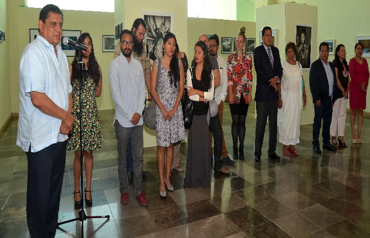 Recinto Legislativo se engalana con exhibición fotográfica