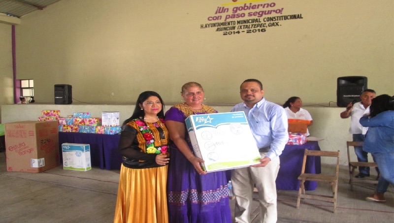Ayuntamiento  y DIF Municipal festejan a las madres de Ixtaltepec