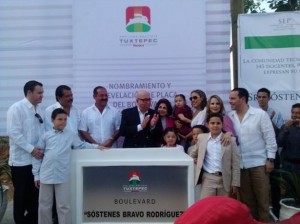 El 13 de abril del 2014 el gobierno municipal del PRI formalizó una alianza simbólica con la radio tuxtepecana.
