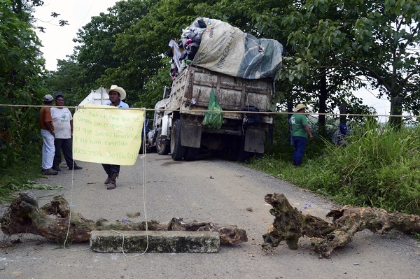 Campesinos cierran el Relleno Sanitario Intermunicipal en Pichucalco