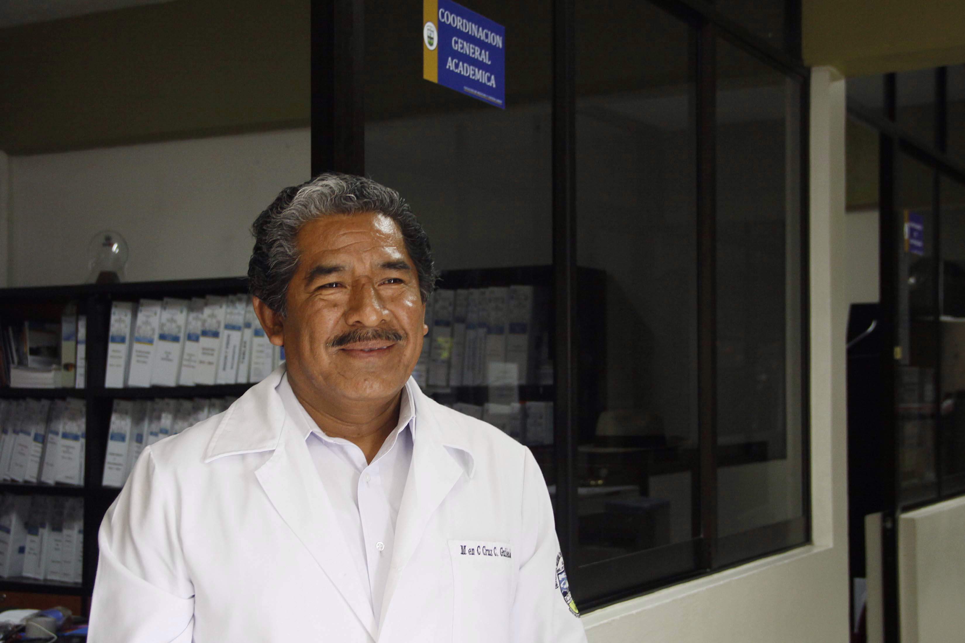 Tiene nuevo Director la Facultad de Medicina y Cirugía de la UABJO