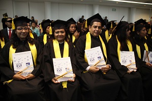 Se gradúan 45 alumnos de licenciaturas a distancia del CECAD-UABJO