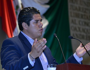 Gobierno estatal debe garantizar empleo para egresados de universidades: MGD