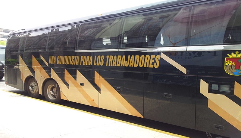 Maestros de la CNTE viajan a todo lujo y quieren aumento de 100%