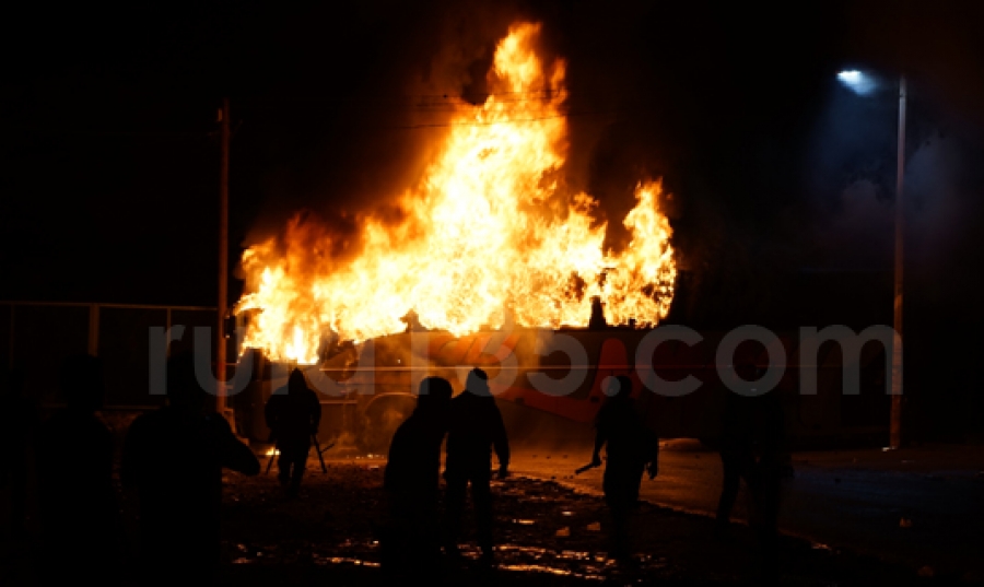 Poco después de la una de la mañana, la Sección 22 libera Junta Distrital de Teotitlán