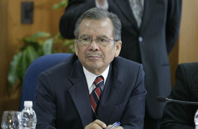 Minuta de ex gobernador, Heladio Ramírez, impide descuentos y remociones a maestros faltistas de la Sección 22 del SNTE