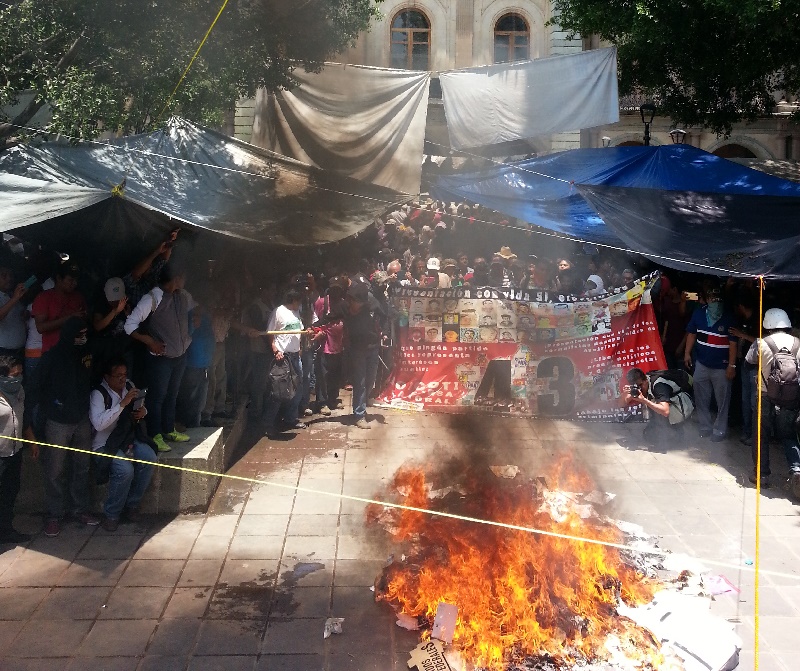 Detienen a 88 maestros y simpatizantes que destruyeron y quemaron 105 casillas electorales
