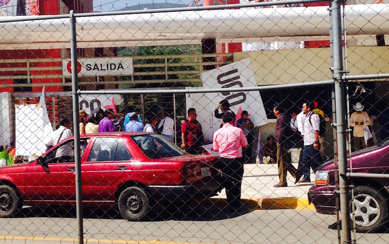 Unión Campesina Oaxaqueña cerró Ciudad Administrativa; exige apoyos atrasados