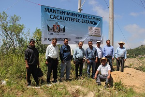 Diputado Alejandro Martínez inicia trabajos de mantenimiento de carreteras en los mixes