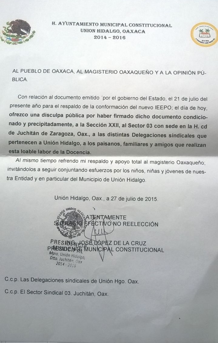 Alcalde de Unión Hidalgo se disculpa públicamente con Sección 22 por firmar  documento que avala “reforma al IEEPO”