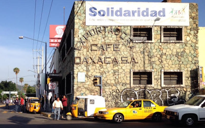 Mototaxistas de la CTM bloquearon crucero del bulevar Eduardo Vasconcelos 