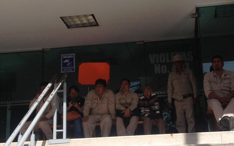 Trabajadores de salud exigen cumplimiento a pliego petitorio y toman oficinas