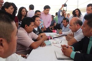Trabajadores del centro histórico reconocen sensibilidad de Villacaña para atender sus inquietudes