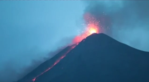 Guatemala en alerta tras erupción de volcán de Fuego