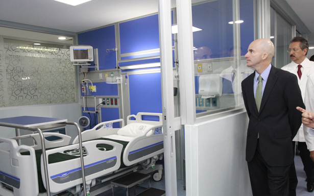 Reinaugura el Director General del IMSS la Unidad de Trasplante Renal del CMN siglo XXI