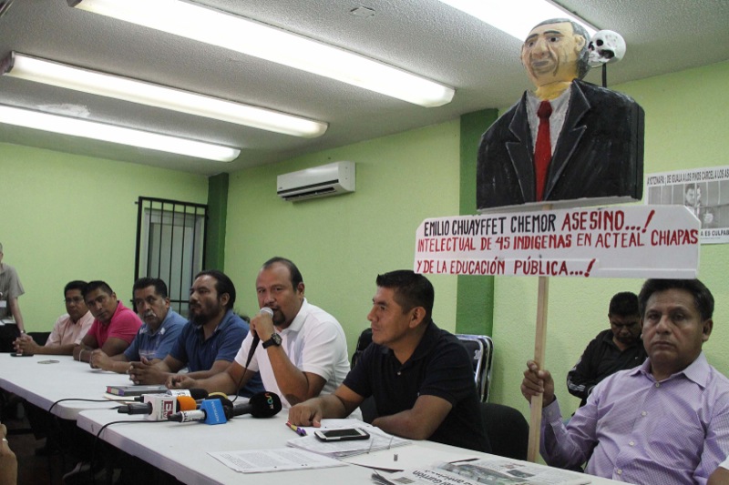 Desconoce S-22 a Cué como gobernador, lo llama administrador; la SEP le dice que reforma educativa no se negocia