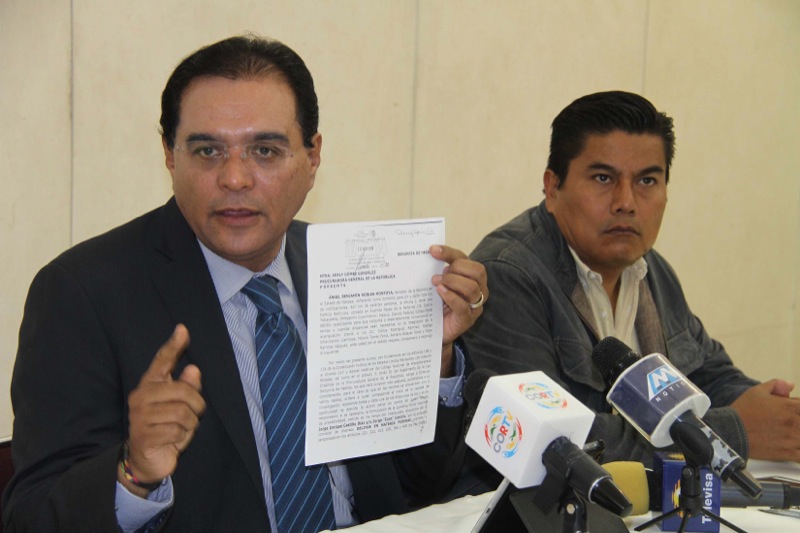 Senador pide a PGR que comparezca Gabino Cué por protección a Coco Castillo