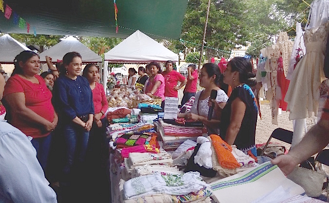 Directora General del INAES realiza gira de trabajo en Oaxaca