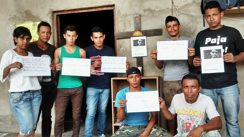 Migrantes del albergue de Chahuites se solidarizan con muerte del periodista Rubén