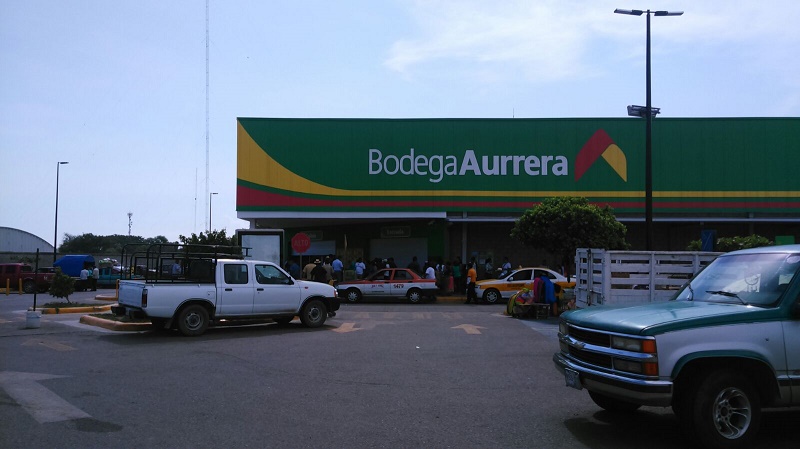 Toma Sección 22 tiendas departamentales en rechazo al nuevo IEEPO