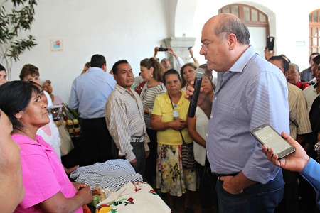 Convive Javier Villacaña con comerciantes de la Asociación Civil “20 de Septiembre”