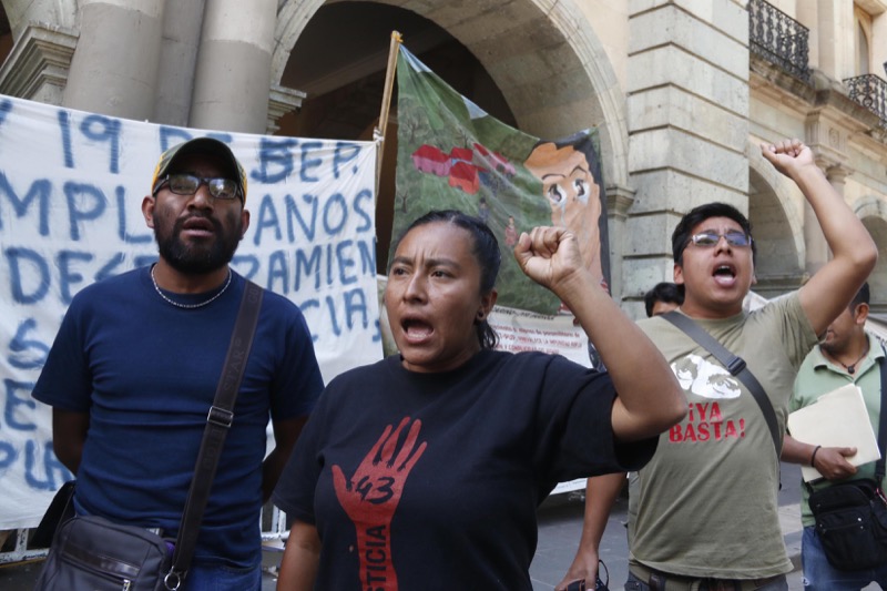 Liberan a jóvenes con acusaciones por actos vandálicos del 2 de octubre