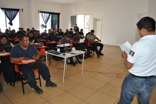 Policías Municipales continúan sus estudios de nivel medio superior