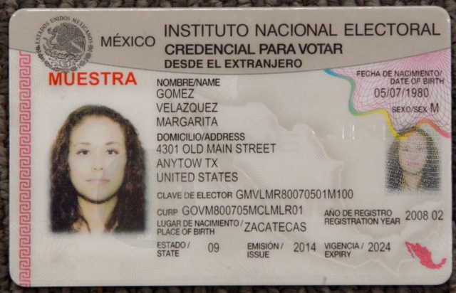 Aprueba INE credencial para votar de migrantes; oaxaqueños en el extranjero podrán elegir gobernador