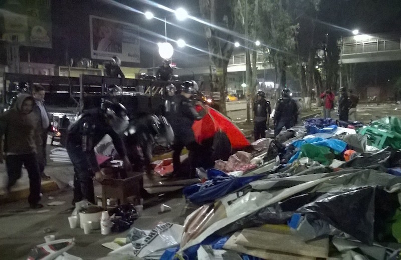 En operativo conjunto, fuerzas estatales y federales retiran plantón magisterialdel IEEPO
