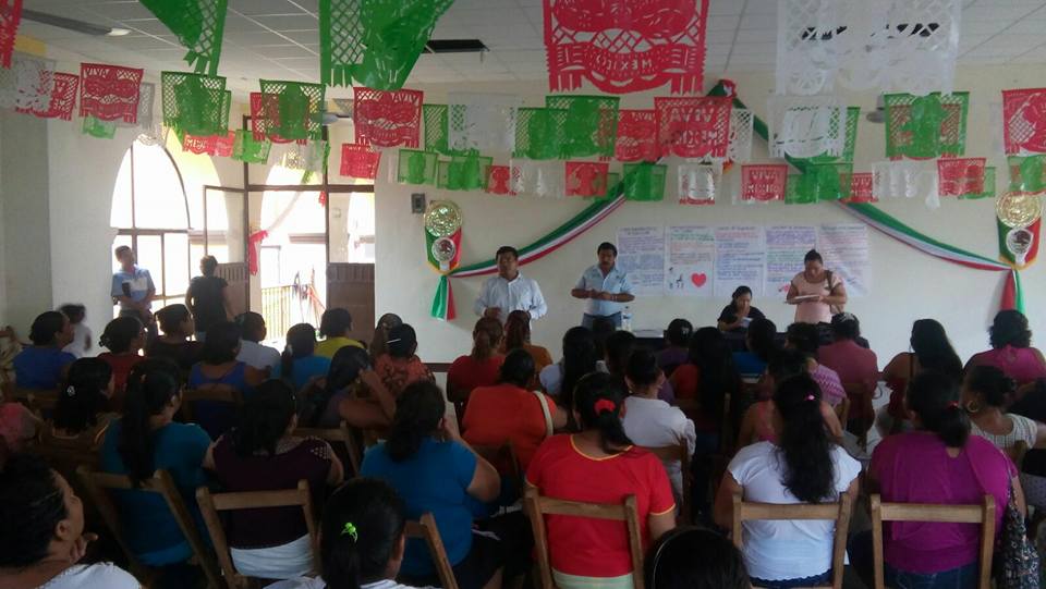 ??Mujeres de PROSPERA se unen a lucha contra el analfabetismo en Juchitán