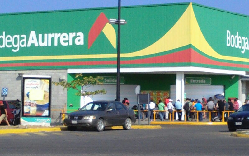En el Istmo, Sección 22 toma  tiendas departamentales; exigen  mesa de negociación  