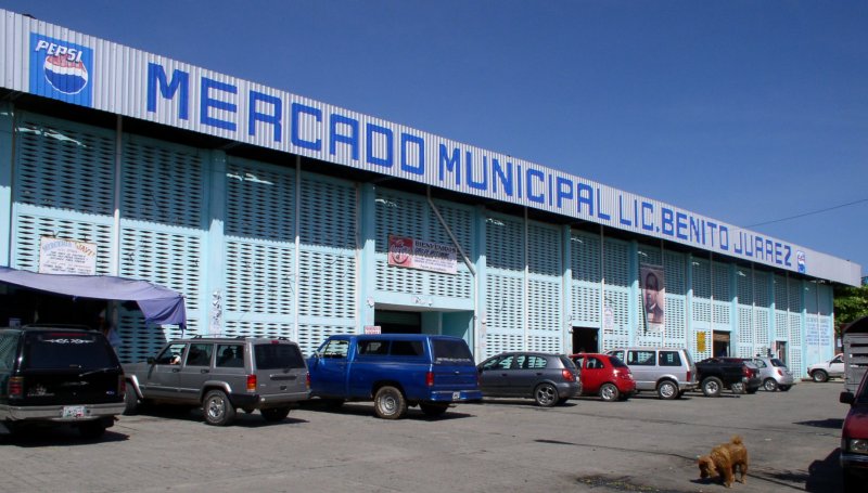 Grupo armado secuestra a comerciante de Puerto Escondido y deja herida a una mujer