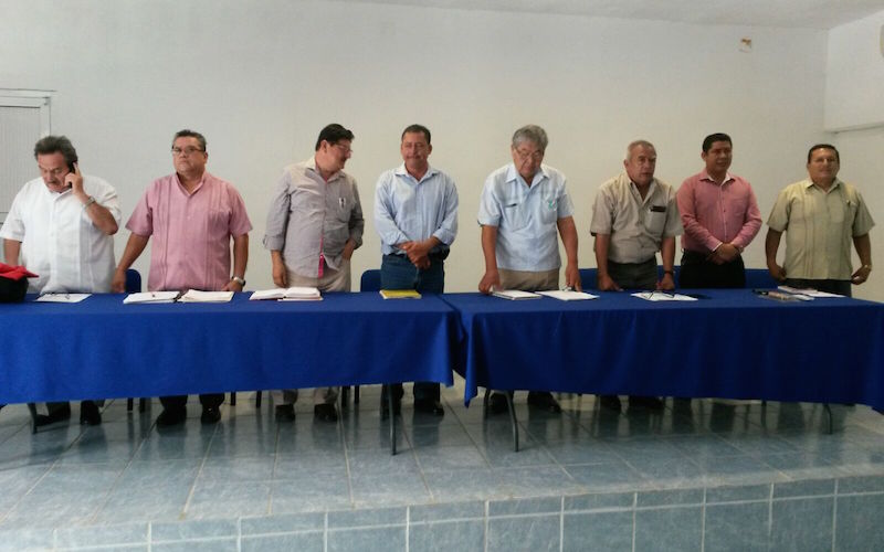 Crean Frente de Directivos de Escuelas Secundarias Técnicas en el Istmo;  rechazan Nuevo IEEPO